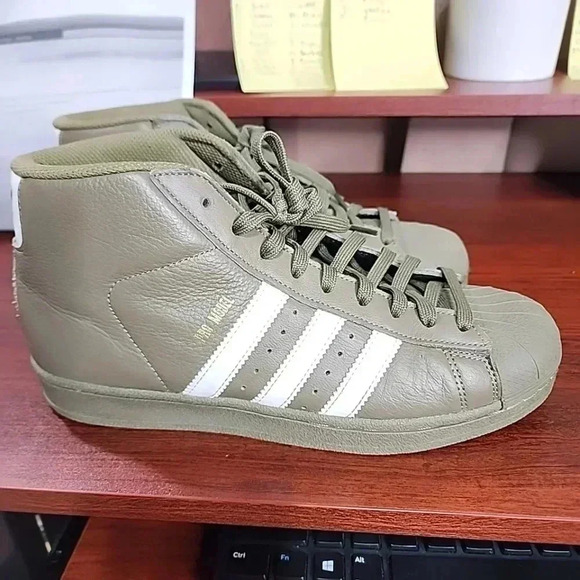 Pro Model J 'Olive Cargo' Sneakers. Size 7 - Picture 10 of 12